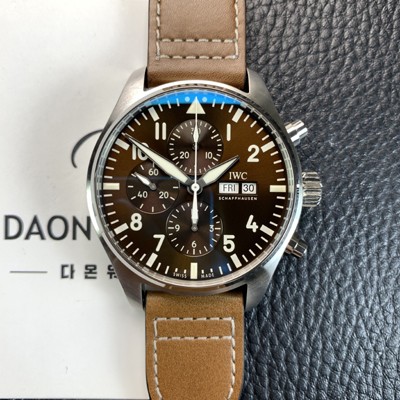 SA급 아이더블유씨 남성용 파일럿 생텍쥐베리 어린왕자 한정판 에디션!! IW377713 데이 & 데이트 크로노그래프 브라운 다이얼 오토매틱 무브먼트 IWC0125 xx