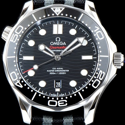 SA급 오메가 남성용 시마스터 231.10.43.22.03.001 다이버 300M 오메가 코-액시얼 마스터 크로노미터 블랙 다이얼 오토매틱 무브먼트 OMG0521 xx