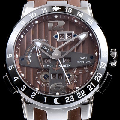 SA급 율리스나르당 남성용 율리시스 나르딘 322-00-3 이그제큐티브 엘 토로 지엠티 퍼페츄얼 브라운 다이얼 오토매틱 무브먼트 ULY4205 xx