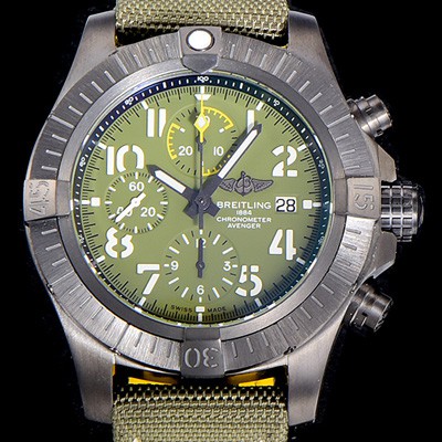 SA급 브라이틀링남성용  어벤져 크로노그래프 45미리 나이트미션 DLC코팅 티타늄 오토매틱 그린다이얼  BRE88817 xx