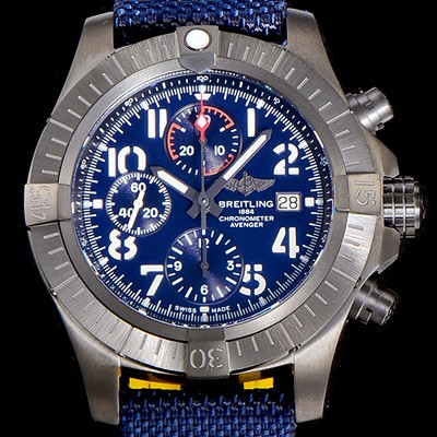 SA급 브라이틀링남성용  어벤져 크로노그래프 45미리 나이트미션 DLC코팅 티타늄 오토매틱 블루다이얼  BRE43575 xx