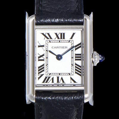 SA급 까르띠에 여성용 탱크 머스트 WSTA0042 로마 인덱스 29.5mm 화이트 다이얼 가죽줄 쿼츠 무브먼트 CAR08316 xx