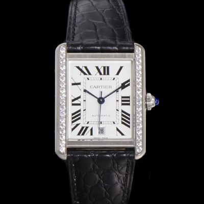 SA급 까르띠에 남성용 탱크 솔로 WSTA0029 로마 인덱스 40.85mm 큐빅베젤 화이트 다이얼 악어가죽줄 오토매틱 car69348 xx