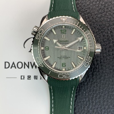 SA급 오메가 남성용 씨마스터 신제품 215.32.44.21.06.001 플래닛 오션 600m 코-액시얼 마스터 크로노미터 43.5mm 오토매틱 Cal.8900 타입 우레탄줄 그레이 다이얼 omg0188 xx