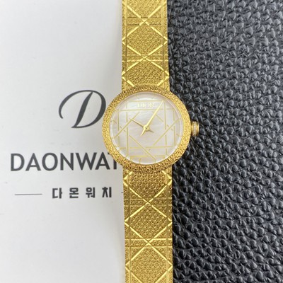 SA급 
디올 여성용 라디드 사틴 25mm 18K 옐루골드 쿼츠 무브먼트 화이트 자게 다이얼 dio1002 xx