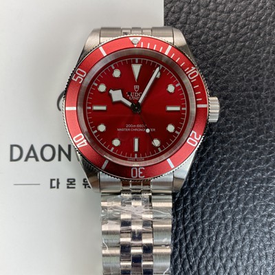 SA급 튜더 남성용 블랙베이 피프티에이트 41mm 오토매틱 2824무브먼트 버건디 다이얼 tud5130 xx