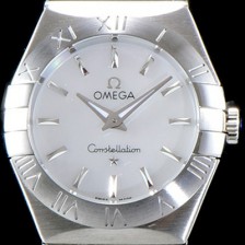 SA급 오메가 여성 컬렉션 컨스틀레이션 123.10.24.60.02.002 오메가 코-액시얼 27MM 로마 숫자가 인그레이빙된 베젤 실버 다이얼 쿼츠 무브먼트 OMG0121 xx