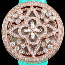 SA급 루이비통 남성용 탕부르 컬렉션 Q151D0 비주 시크릿!! 최상급 퀄리티의 쥬얼셋팅 케이스 핑크 마더 오브 펄 다이얼 스위스 쿼츠 무브먼트 LOU4200 xx