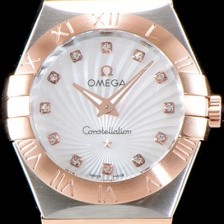 SA급 오메가 남성용 여성 컬렉션 컨스틀레이션 123.20.27.20.55.002 오메가 코-액시얼 27MM 로마 숫자가 인그레이빙된 베젤 18K 로즈골드 콤비 화이트 자개 다이얼 쿼츠 무브먼트 OMG4120 xx