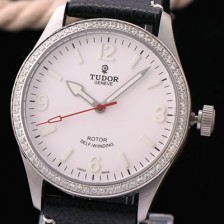 SA급 튜더 남성용 헤리티지 화이트 다이얼 오토매틱 무브먼트 TUD4245 xx