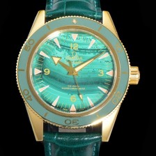 SA급 오메가남성용 2021 씨마스터 300 Co-Axial 크로노미터 234.63.41.21.99.001 옐로우골드 오토매틱 므브먼트 41mm 그린다이얼 OMG12800 xx