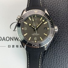 SA급 오메가 남성용 씨마스터 신제품 215.32.44.21.01.002 플래닛 오션 600m 코-액시얼 마스터 크로노미터 43.5mm 오토매틱 Cal.8900 타입 우레탄줄 딤그레이 다이얼 omg0189 xx