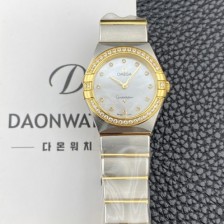 SA급 오메가 여성용 컨스틀레이션 맨해튼 131.25.28.60.55.002 옐우골드 다이아몬드 세팅 베젤 28mm 쿼츠 Cal.4061무브먼트 화이트 자개 다이얼 omg0228 xx